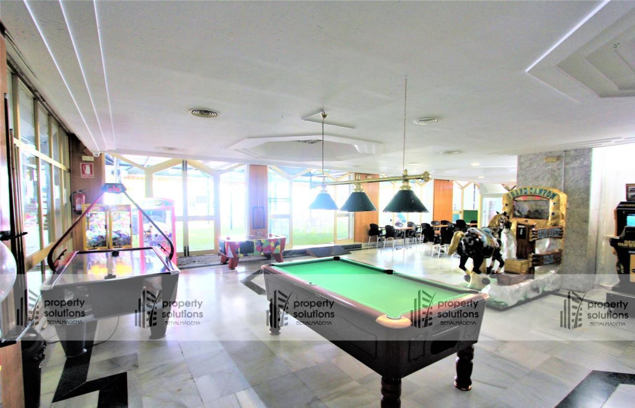 812 Benalbeach. 1ºlinea De Playa. Vistas A La Piscina Y La Montana. 贝纳尔马德纳 外观 照片